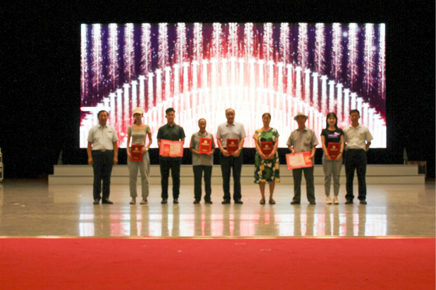 IMG_0601_1_meitu_11.jpg IMG_0601_1_meitu_11.jpg